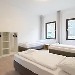 Apartamento Tolstov - 4 - 30 Min Messe Dus *