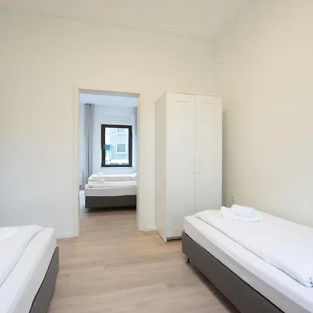 Tolstov - 4 - 30 Min Messe Dus * Duisburg