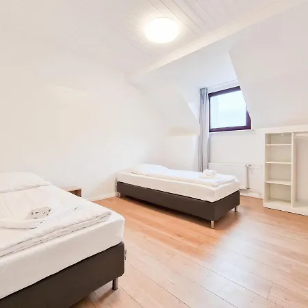 Tolstov - 4 - 30 Min Messe Dus Апартаменты