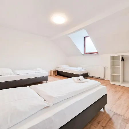 Tolstov - 4 - 30 Min Messe Dus Lägenhet