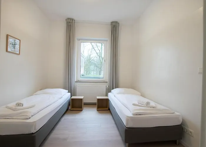 Tolstov - 4 - 30 Min Messe Dus Apartment Duisburg