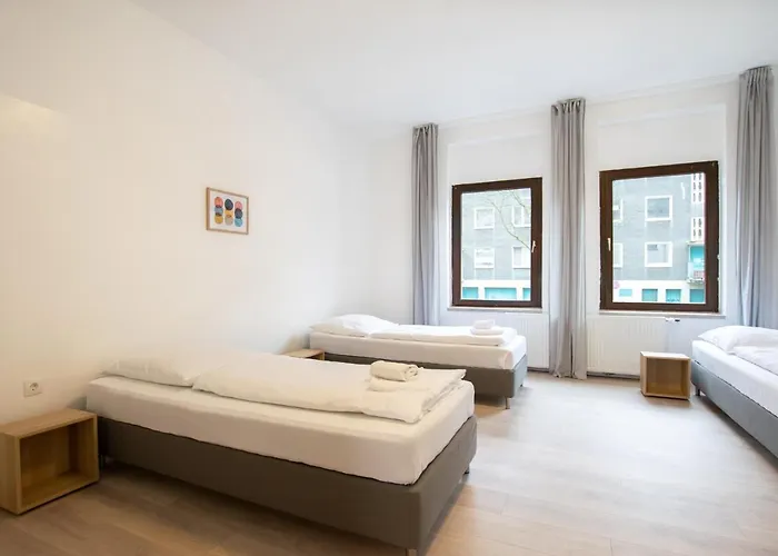 Tolstov - 4 - 30 Min Messe Dus Appartement Duisbourg